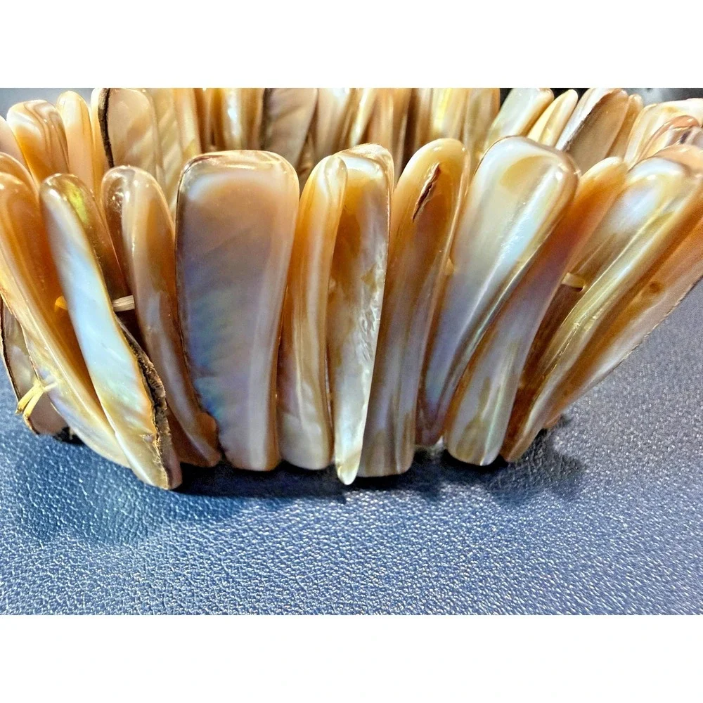 Natural Mother of Pearl Shell Panel Bracelet Iridescent Stretch - Picture 2 of 4
